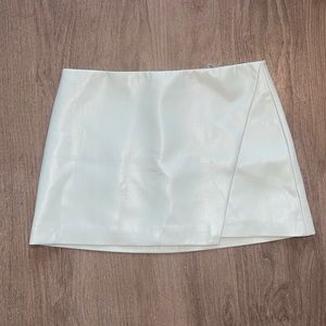 ALICE + OLIVIA Powder Green Lilia Crossover Vegan Leather Skirt NWOT